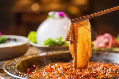 清明假期，餐飲住宿業(yè)受疫情影響，收入同比下降15.59%插圖1