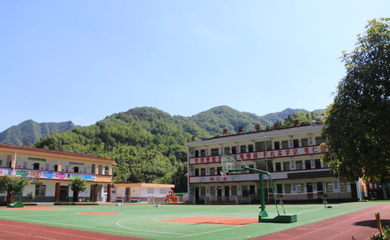 寧強縣鐵鎖關鎮(zhèn)周家壩小學“農耕文化”進校園插圖1 寧強縣鐵鎖關鎮(zhèn)周家壩小學“農耕文化”進校園插圖1