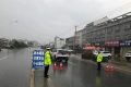 漢中交警：雨中“警”，風(fēng)中“情”，天漢暢通讓您平安出行縮略圖