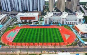 我市已建成中小學(xué)幼兒園266所、凈增學(xué)位72412個縮略圖