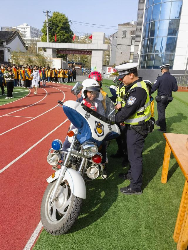 【全國中小學(xué)生安全教育日】漢中交警一大隊開講啦！插圖2
