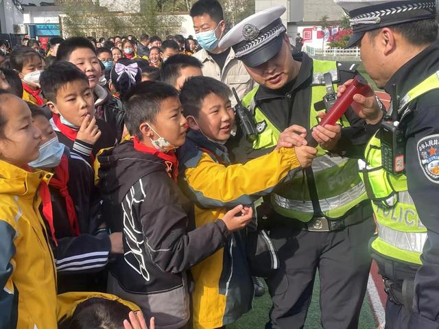 【全國中小學(xué)生安全教育日】漢中交警一大隊開講啦！插圖
