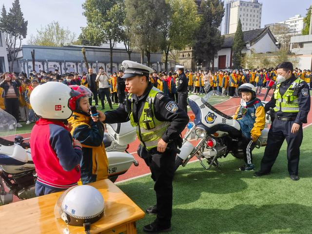 【全國中小學(xué)生安全教育日】漢中交警一大隊開講啦！插圖1