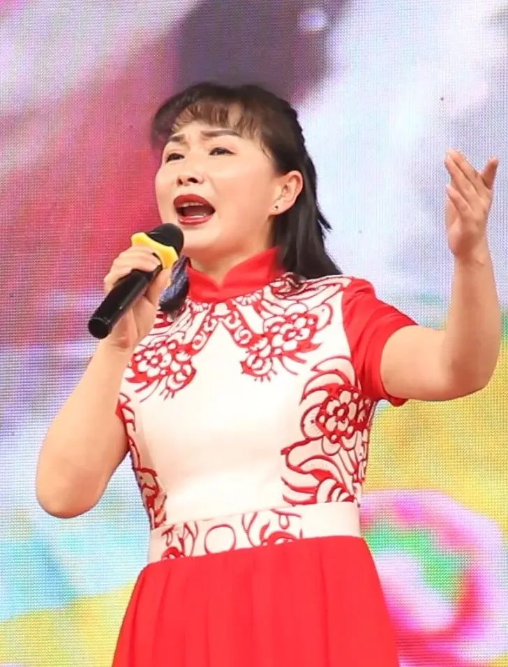 MVI_0591.00_41_09_15.靜止005 (3).jpg 助力“唱響漢江源”音樂季 知名歌手傾情獻藝插圖3