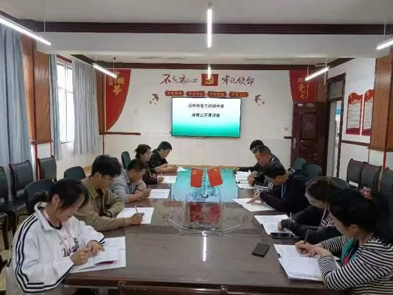 漢中市育才中學(xué)初一新生，高考復(fù)讀班招生火熱報名進行中