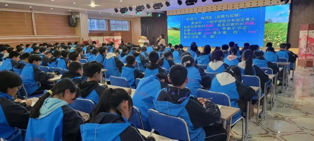 漢中市育才中學(xué)初一新生，高考復(fù)讀班招生火熱報名進行中