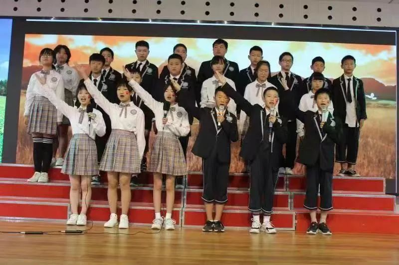漢中市育才中學(xué)初一新生，高考復(fù)讀班招生火熱報名進行中