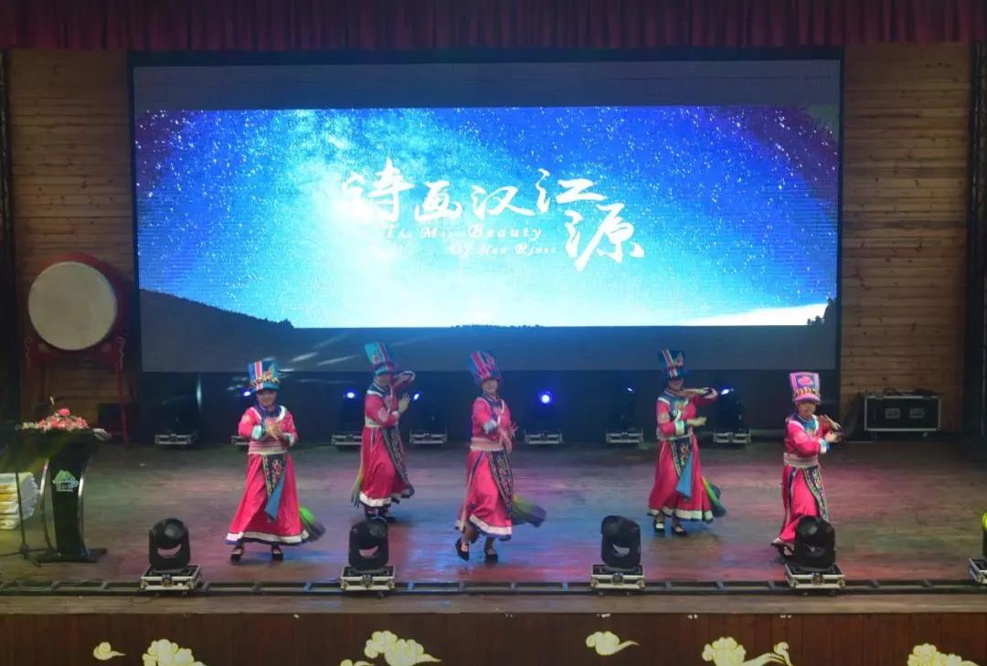 國興愛夢源杯第一屆飲水思源話漢江旅游文化藝術(shù)博覽會暨全國第21屆旅游門券藝術(shù)收藏巡回展活動在漢江源景區(qū)成功啟動 國興愛夢源杯第一屆飲水思源話漢江旅游文化藝術(shù)博覽會暨全國第21屆旅游門券藝術(shù)收藏巡回展活動在漢江源景區(qū)成功啟動