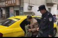 給力！老人錢包遺落出租車 民警快速幫找回縮略圖
