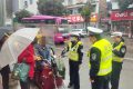 點贊！城固街頭這一幕，暖心→縮略圖