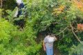 行人為走捷徑欲橫穿高速，漢中高速交警及時勸離縮略圖