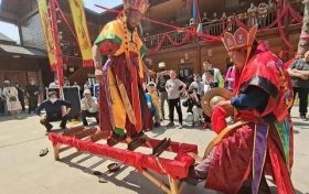 “十·一”假期，漢江源景區(qū)羌族儺藝演出免費看！上刀山、過刀橋、下火海……縮略圖