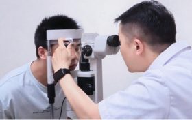視力追逐戰(zhàn)！“生死時速” 開展FCB手術，為18歲網脫少年“搶”回視力！縮略圖