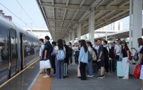暑運啟動！漢中車務(wù)段增開多趟列車→縮略圖